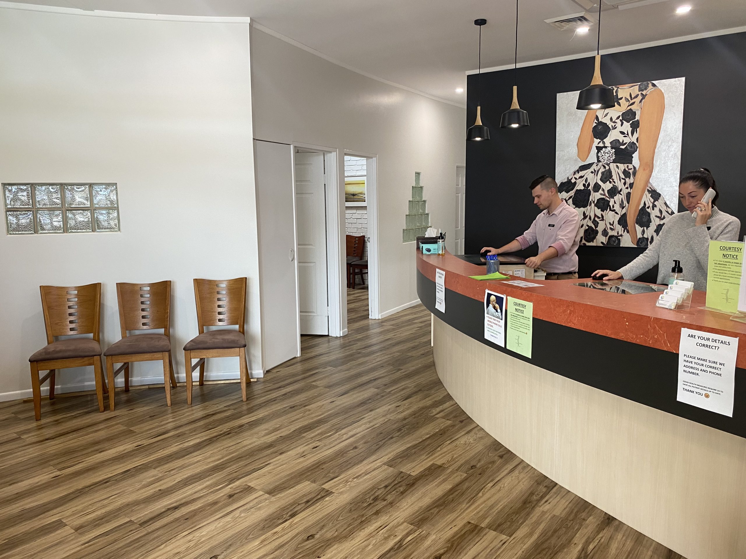 Harwoord-Chiropractic-Reception